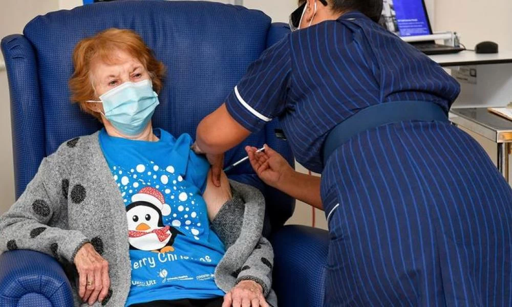 Πέντε “καυτές” ερωτήσεις για το νέο εμβόλιο του COVID